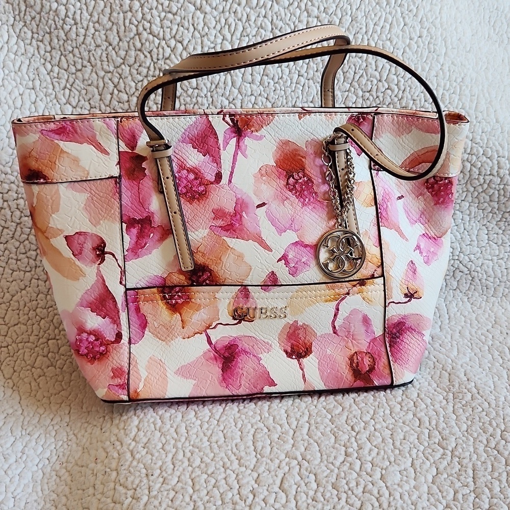 NWOT Guess Feminie Rosette Floral Shoulder Bag and Wallet Set - Picture 2 of 16